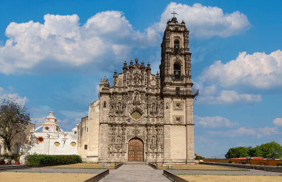 Mexico, Tepotzotlan central plaza and Francisco Javier Church in historic city center.