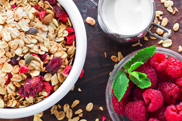 muesli with berries and yogurt