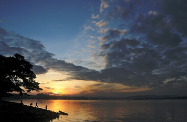 Fototapeta na wymiar sunset sky at mahakam river