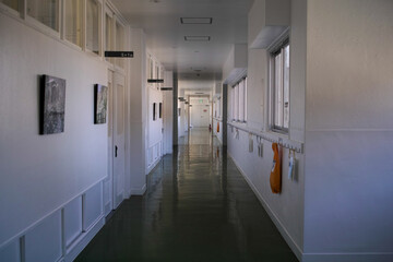 学校　廊下　回廊
