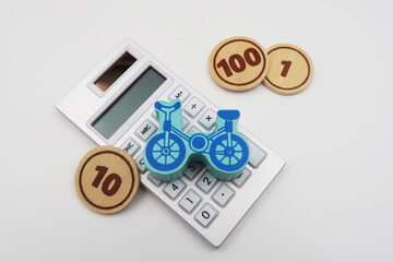 自転車のローンや保険の費用を計算機で調べる