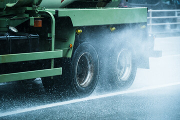 自動車・雨