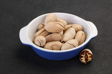 Pecan nuts heap