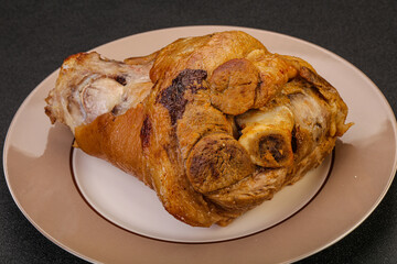 Baked pork knuckle with spices