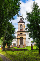Fototapeta na wymiar The Metropolitan Peter Church is part of the complex of the former Theotokos-Sretensky Novodevichy Monastery of Pereslavl Zalessky, located on the Red Square of the city, Russia