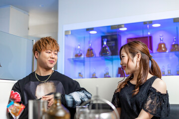 ネオホストの接客風景