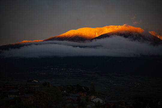 Coucher de soleil sur les Pyr&eacute;n&eacute;es - Cambre d'Aze