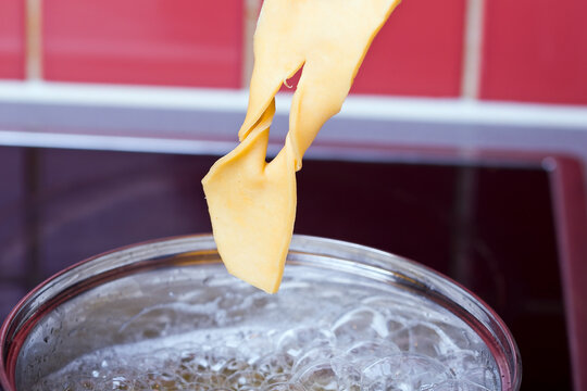 Preparing and making homemade fawors