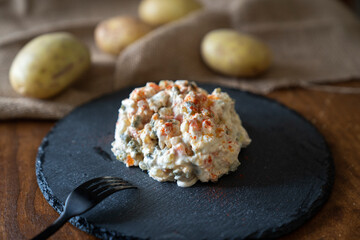 Tapas españolas ensaladilla rusa gastronomía española entrante