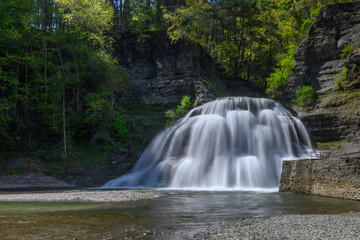 Fototapeta na wymiar Robert Treeman State Park Falls in Upstate New York