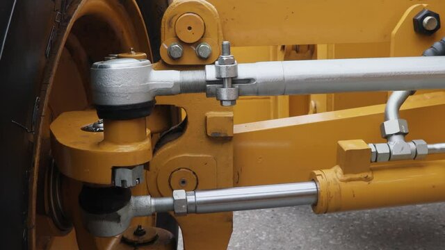 hydraulic cylinders and hydraulic system of a tractor or bulldozer