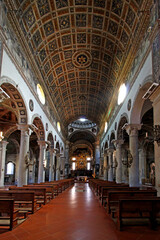 chiesa di San Sisto a Piacenza; la navata centrale