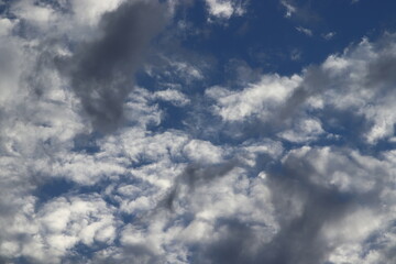 アンナチュラルなイメージの空