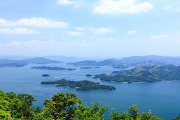 瀬戸内海のしまなみ　広島県三原市の竜王山