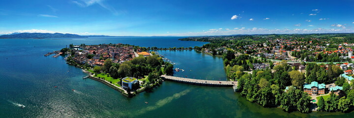 Fototapeta na wymiar Luftbild von Lindau bei schönem Wetter