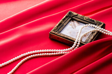 赤いサテンの背景素材