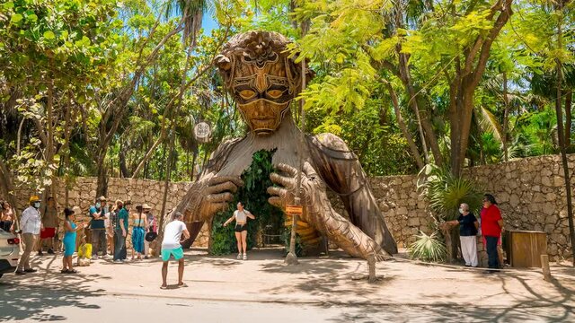 Time lapse of a beautiful towering wooden sculpture