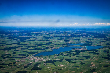 ザルツブルク郊外を飛行機から見下ろした風景