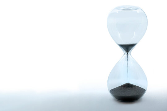 Gl&auml;serne Sanduhr als Symbol und Metapher f&uuml;r Leben, Zeit und Verg&auml;nglichkeit