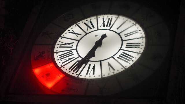 Horloge dans le centre-ville de Marmande, dans le Lot-et-Garonne