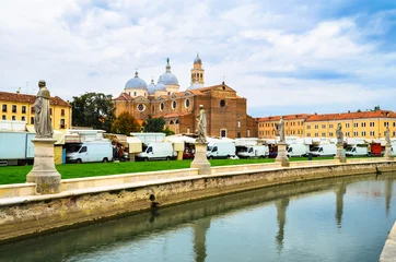 Deurstickers Canal with statues on square Prato della Valle and Basilica di Sant Antonio in Padova (Padua), Veneto, Italy © Olena Zn