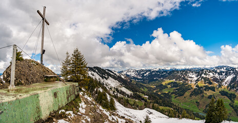 Mountain tour along the Alpenfreiheit premium trail near Oberstaufen