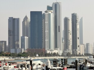 Obraz premium Abu Dhabi city skyline, Abudhabi, UAE.