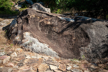 Zona arqueológica de palma sola petrograbados periodo preclasico en Acapulco, Guerrero, México