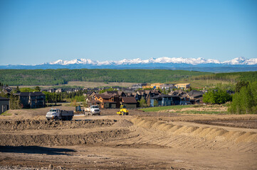 Obraz premium Modern suburban home development on the edge of Calgary, Alberta. 