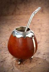 Mate: South American infusion. Typical drink of the gauchos, culturally adopted by all the inhabitants of the South American countries. Argentine mate. Handmade product made of leather and alpaca.