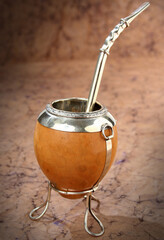 Mate: South American infusion. Typical drink of the gauchos, culturally adopted by all the inhabitants of the South American countries. Argentine mate. Handmade product made of leather and alpaca.