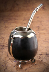 Mate: South American infusion. Typical drink of the gauchos, culturally adopted by all the inhabitants of the South American countries. Argentine mate. Handmade product made of leather and alpaca.