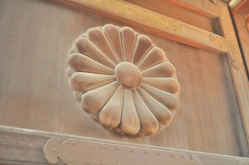 京都北野天満宮の菊のご紋