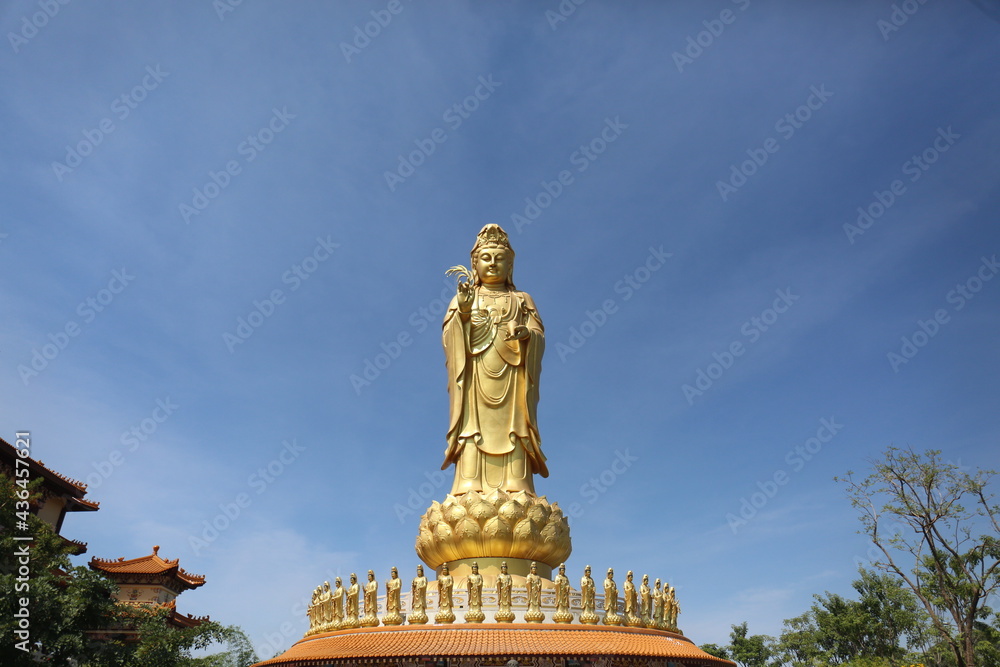 Wall mural statue of chinese traditional deities