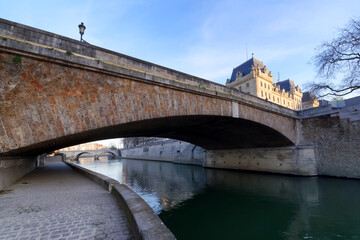 Petit pont, the smallest bridge of Paris - obrazy, fototapety, plakaty
