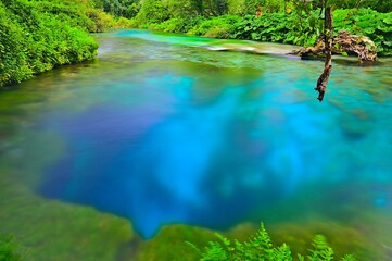 Obraz premium Syri i Kalter or Blue Eye, a natural spring