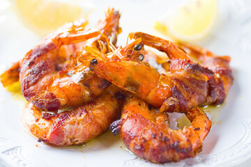 grilled bacon wrapped prawn shrimp