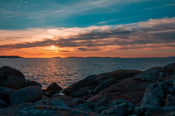 Atardecer en las Islas Cíes desde la Ría de Aldán en Galicia