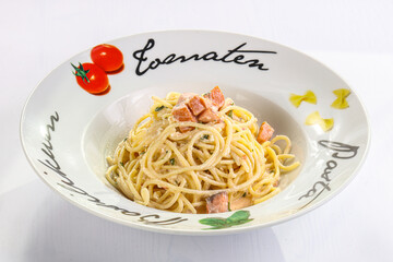 Pasta with salmon and ricotta