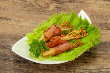 Roasted enoki mushrooms with bacon