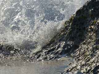 mer contre bloc de lave