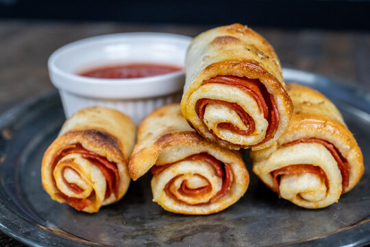 Pizza rolls