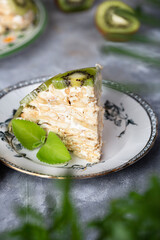 salted cracker cake with banana and kiwi