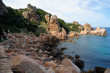 Fototapeta na wymiar Veduta della costa tra Li Cossi e Cala Tinnai