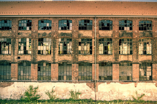 Anciennes usines Japy &agrave; Beaucourt. Des anciens b&acirc;timents industriels &agrave; l'abandon attendant une reconversion.