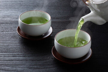 緑茶を注ぐ