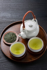 Obraz na płótnie Canvas 緑茶と急須と茶葉