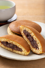 どら焼きと緑茶