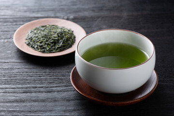 緑茶と茶葉