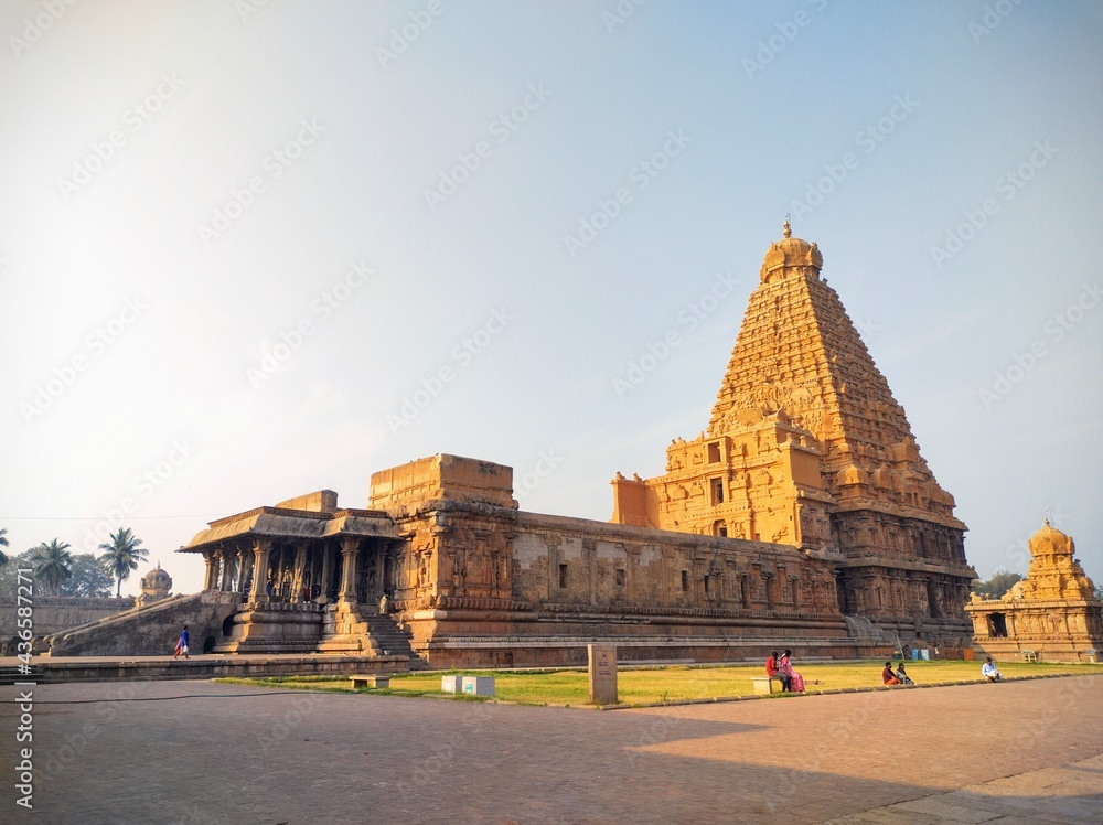 Wall mural  Brihadeshwara Temple or Big Temple in Thanjavur, Tamil Nadu - India ( World Heritage UNESCO site )